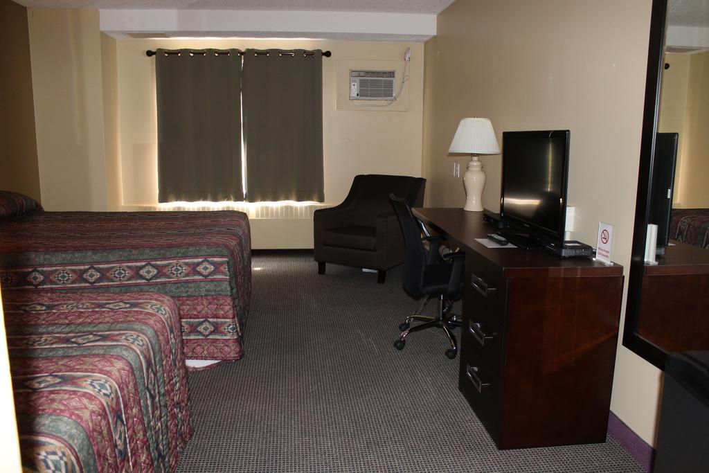 Walking Eagle Inn & Lodge Rocky Mountain House Exteriör bild