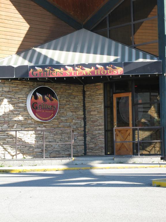 Walking Eagle Inn & Lodge Rocky Mountain House Exteriör bild