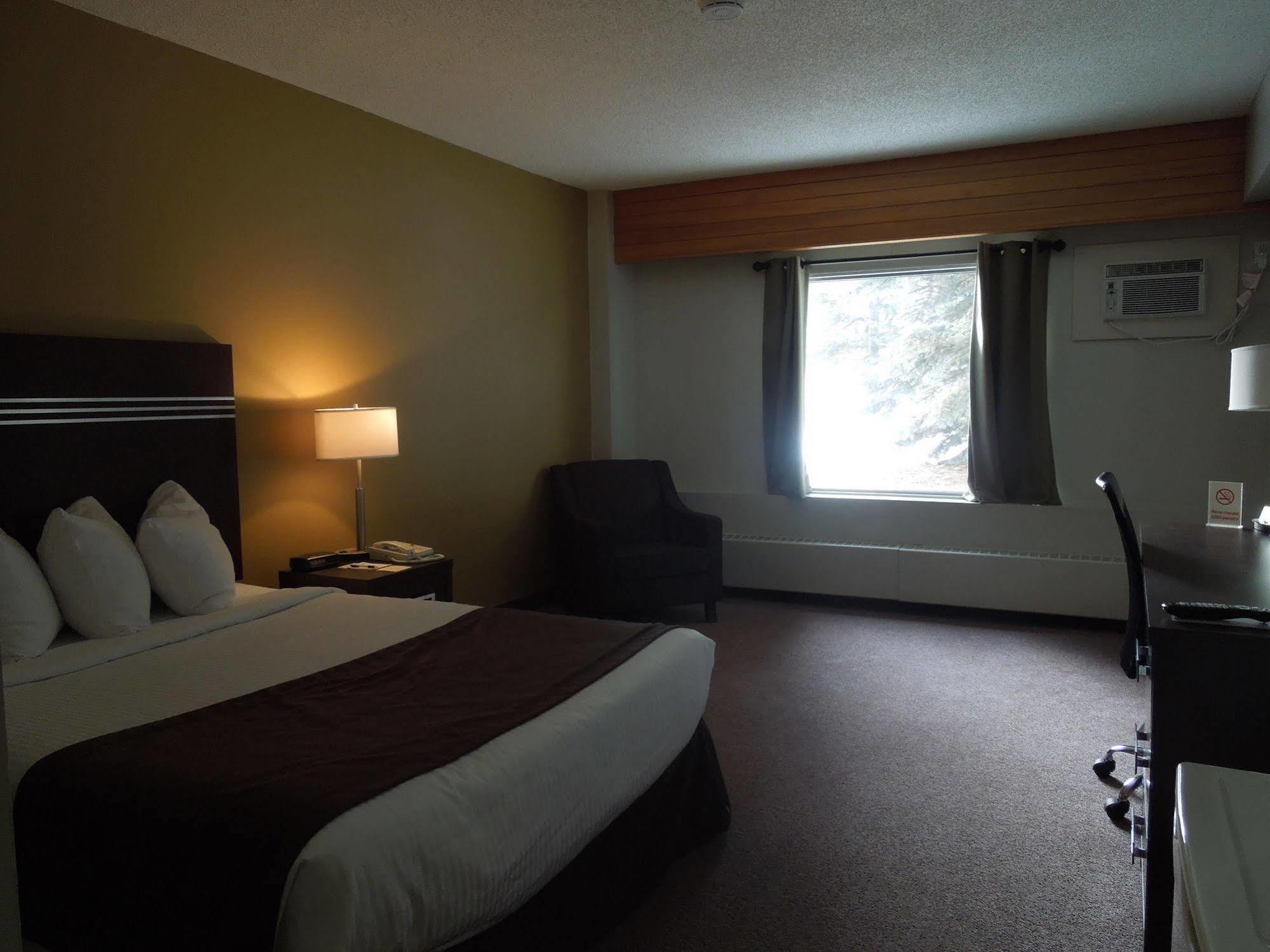 Walking Eagle Inn & Lodge Rocky Mountain House Exteriör bild