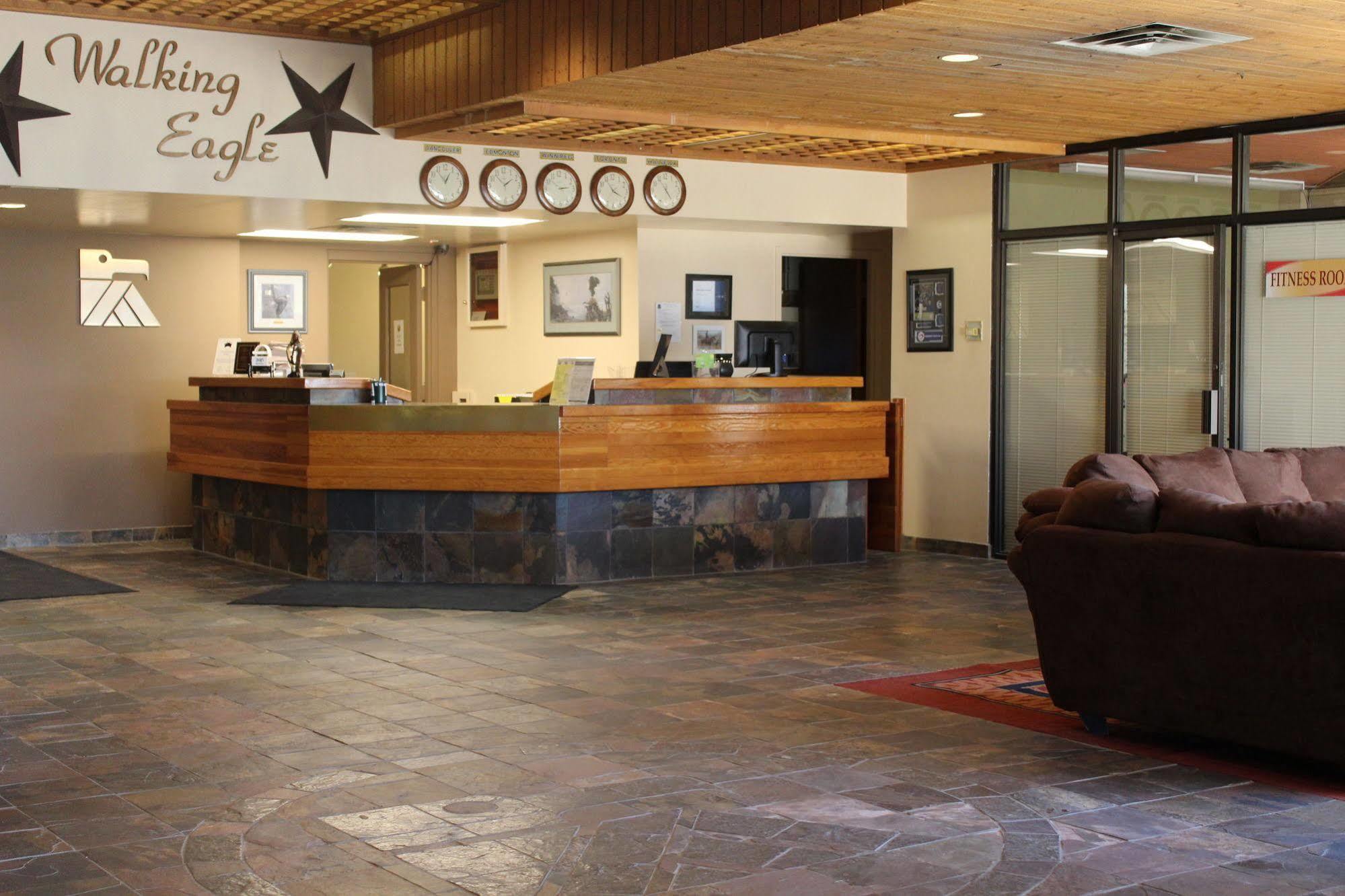 Walking Eagle Inn & Lodge Rocky Mountain House Exteriör bild